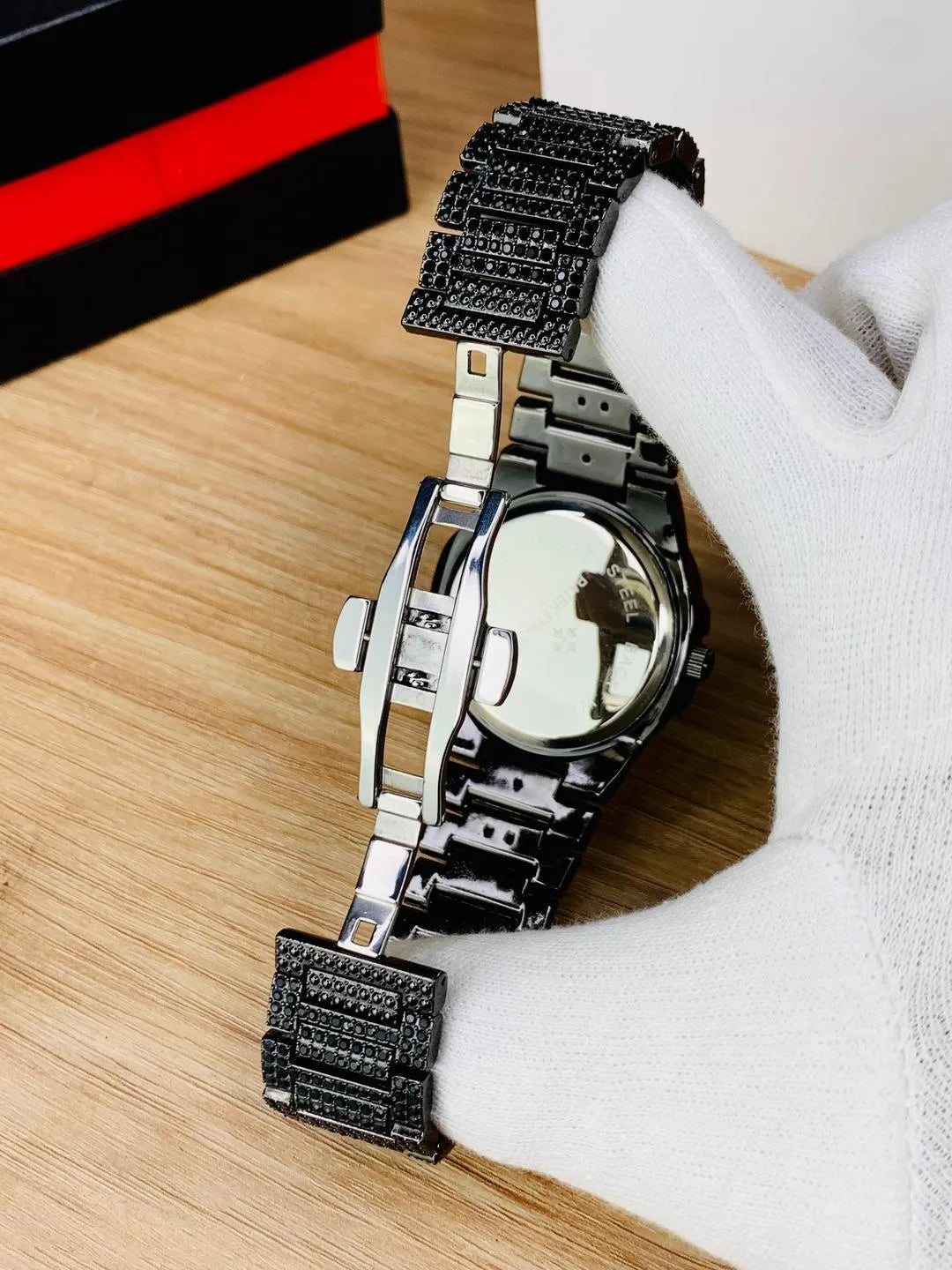 Mens Multi-Color luxurious Watch with Shain strap
