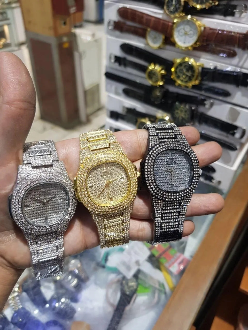 Mens Multi-Color luxurious Watch with Shain strap